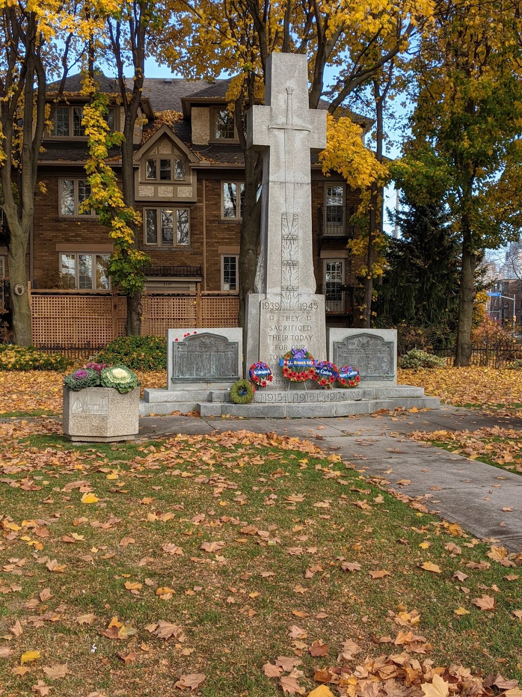 Vimy Ridge War Memorial | 28 Queens Ave, Etobicoke, ON M8V 2N1, Canada | Phone: (647) 901-6427