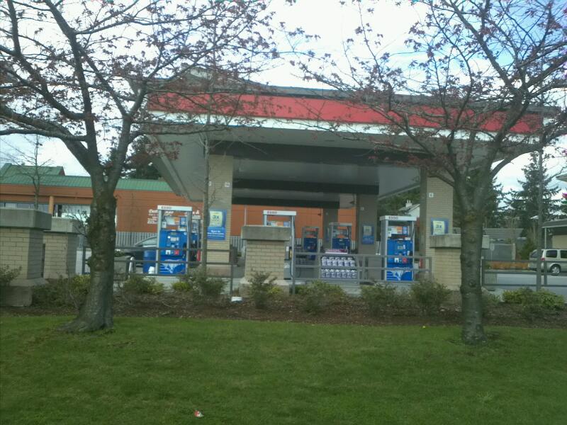 Esso | 6422 120 St, Surrey, BC V3W 3M5, Canada | Phone: (778) 591-4695