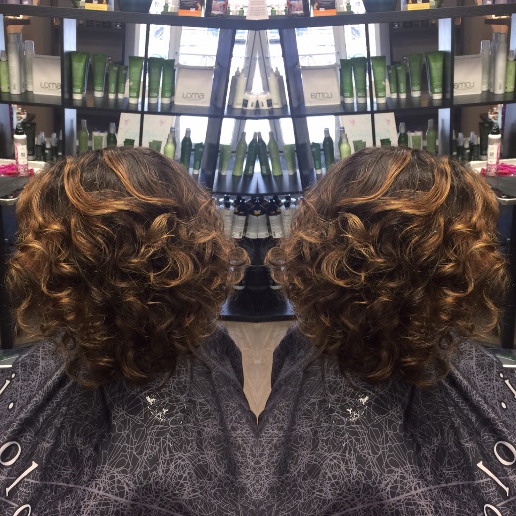 Hot on Top Salon | 1717 Badham Blvd, Regina, SK S4P 0L9, Canada | Phone: (306) 522-1053