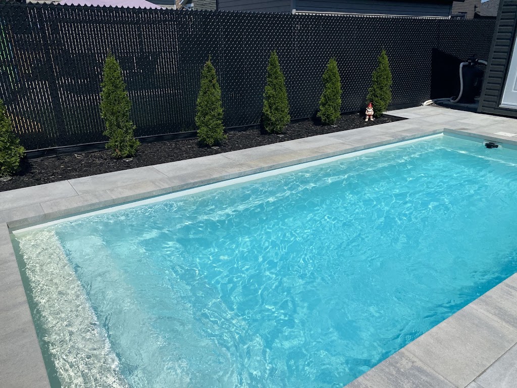 Piscine de fibre de verre - Piscines Nautika | 3567 Chem. Gascon, Mascouche, QC J7L 3X6, Canada | Phone: (514) 708-1449