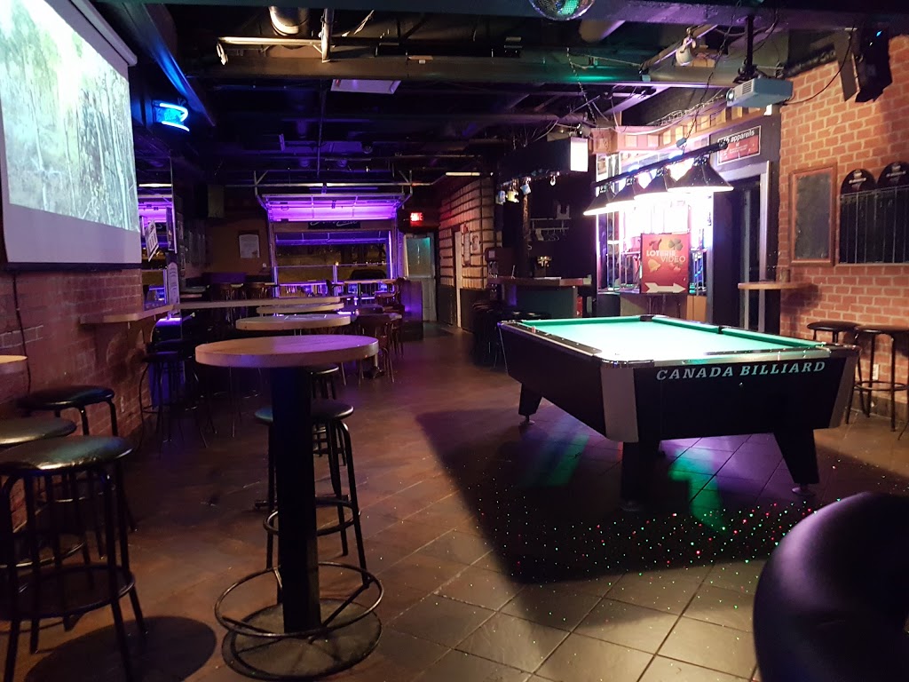 Bar StarZone Canardière | 2485 Boulevard Sainte-Anne, Québec, QC G1J 1Y4, Canada | Phone: (418) 948-1700