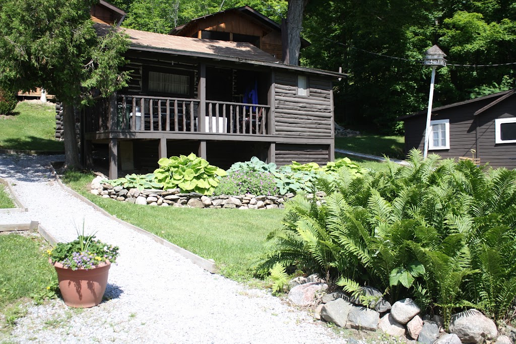 Land O Lakes Lodge | 1122 Lodge Rd, Clarendon Station, ON K0H 1J0, Canada | Phone: (613) 279-2530