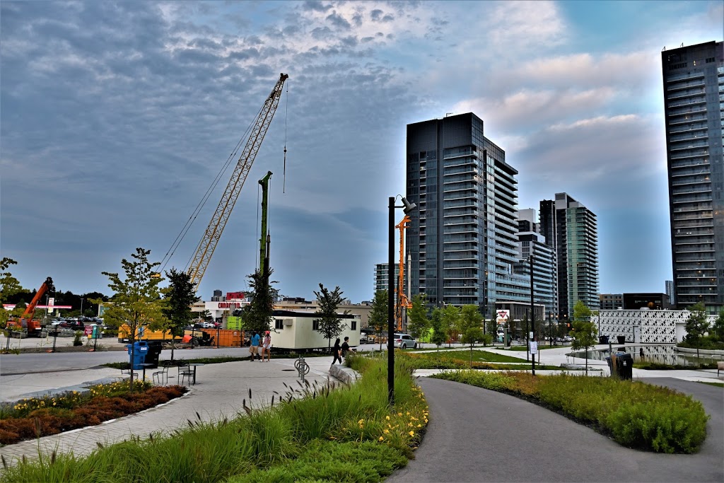 Ethennonnhawahstihnen Park | 80 McMahon Dr, North York, ON M2K 0E4, Canada | Phone: (416) 338-2650