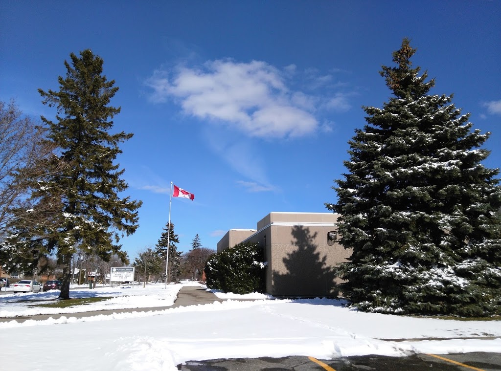 Sir Alexander Mackenzie Senior Public School | 33 Heather Rd, Scarborough, ON M1S 2E2, Canada | Phone: (416) 396-6570