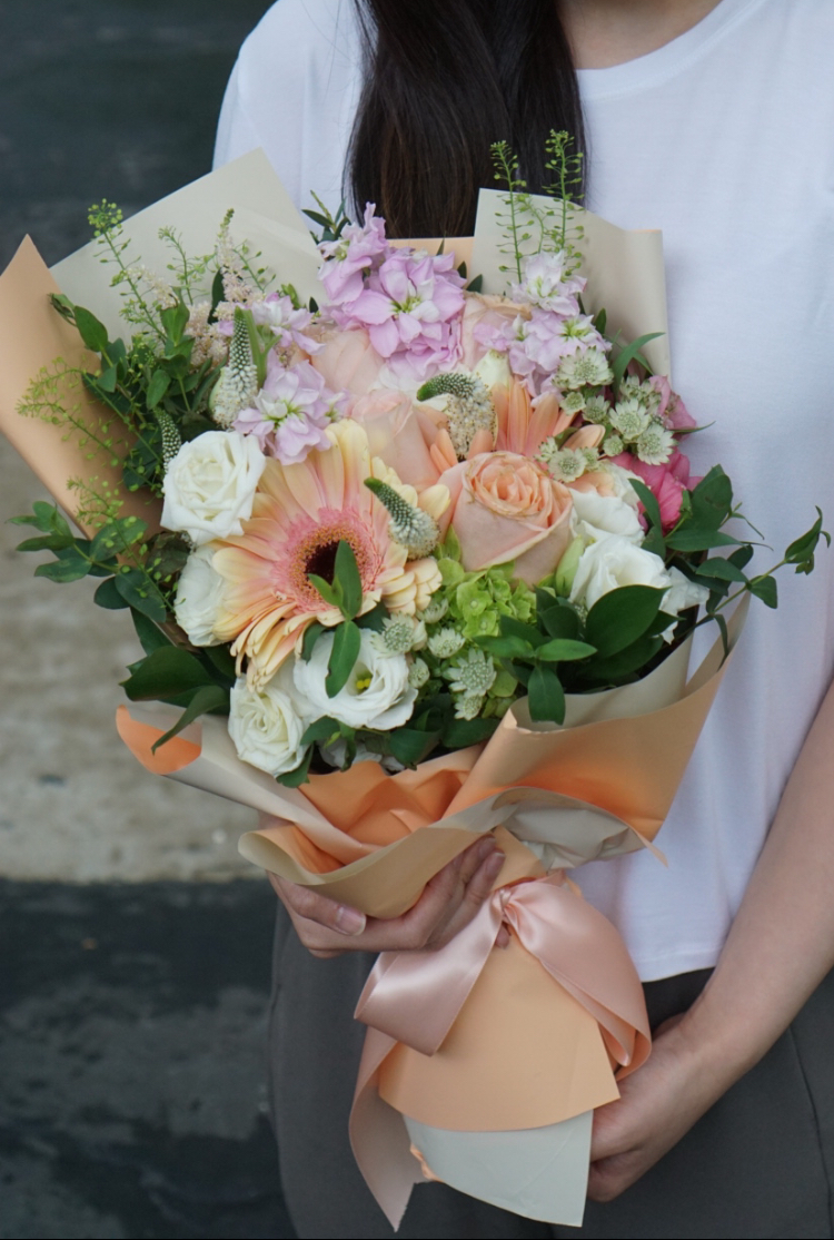 Blooms Flower and Design | 21 Fairburn Dr Unit 7, Markham, ON L6G 0A5, Canada | Phone: (905) 944-8496