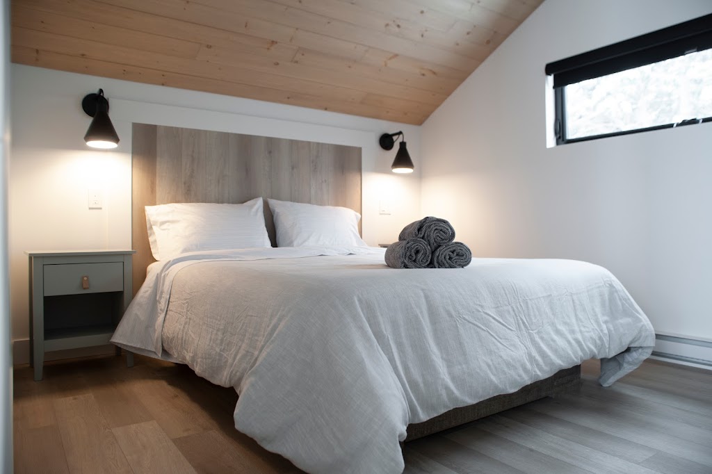 Chalet Le St-Urbain 3 location de chalet | 3 rue de la Montagne, Saint-Urbain, QC G0A 4K0, Canada | Phone: (418) 931-1806