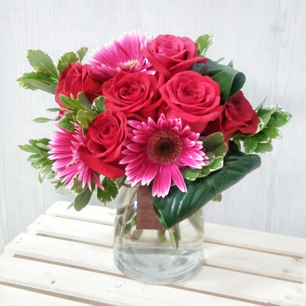 Simply Flowers | 15 Main St S, Newmarket, ON L3Y 3Y1S, Canada | Phone: (905) 715-7707