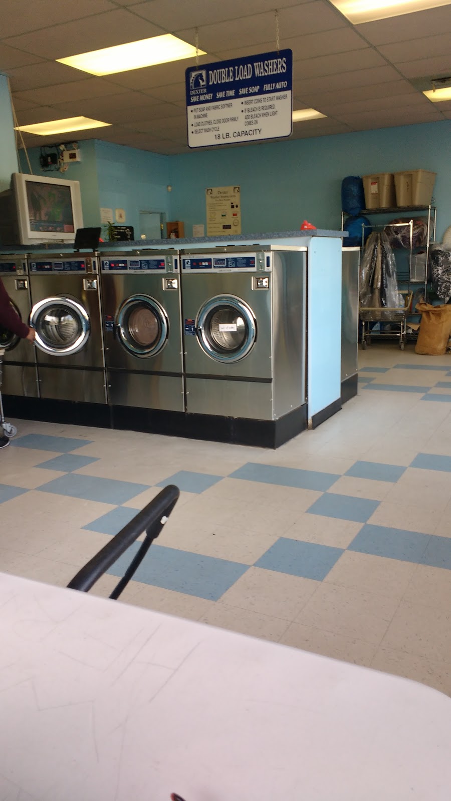 104 Coin Laundry | 13979 104 Ave, Surrey, BC V3T 1X1, Canada | Phone: (778) 395-3949