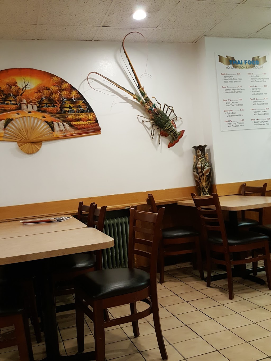 Jia Thai Restaurant | 418 Horner Ave, Etobicoke, ON M8W 2A4, Canada | Phone: (416) 259-9838