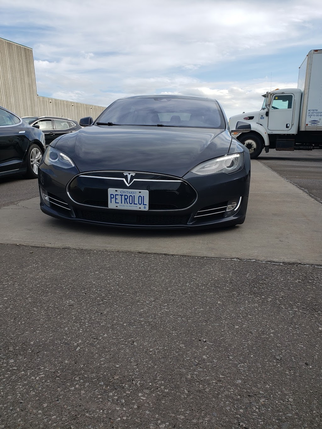 Tesla Service Center | 420 Ambassador Dr #2, Mississauga, ON L5T 2J3, Canada | Phone: (905) 678-1000