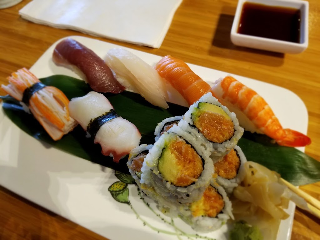 Makimono Sushi Bar Restaurant | 636 Dixon Rd, Etobicoke, ON M9W 1J1, Canada | Phone: (416) 248-6666