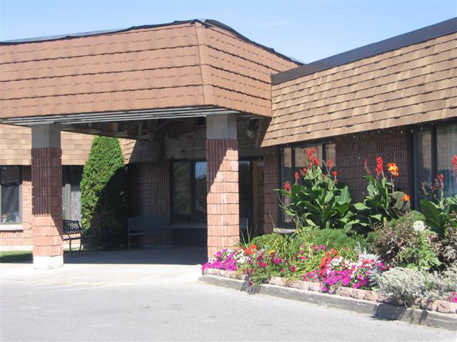 Carveth Care Centre | 375 James St, Gananoque, ON K7G 2Z1, Canada | Phone: (613) 382-4752