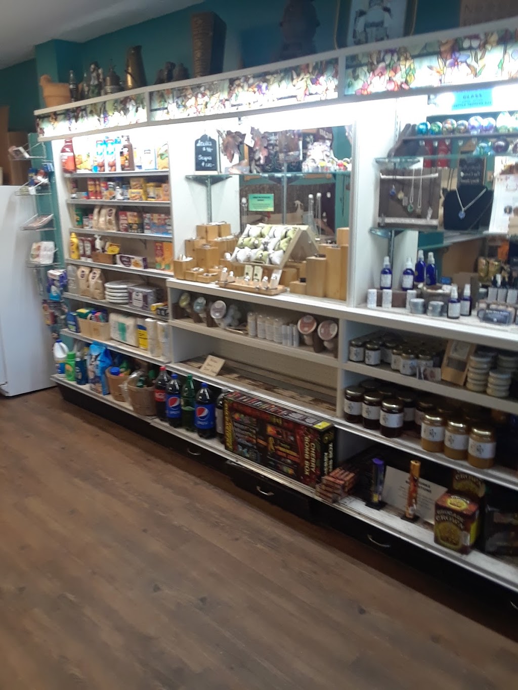 Big Bay General Store | 250854 Big Bay Side Rd, Wiarton, ON N0H 2T0, Canada | Phone: (519) 534-3730