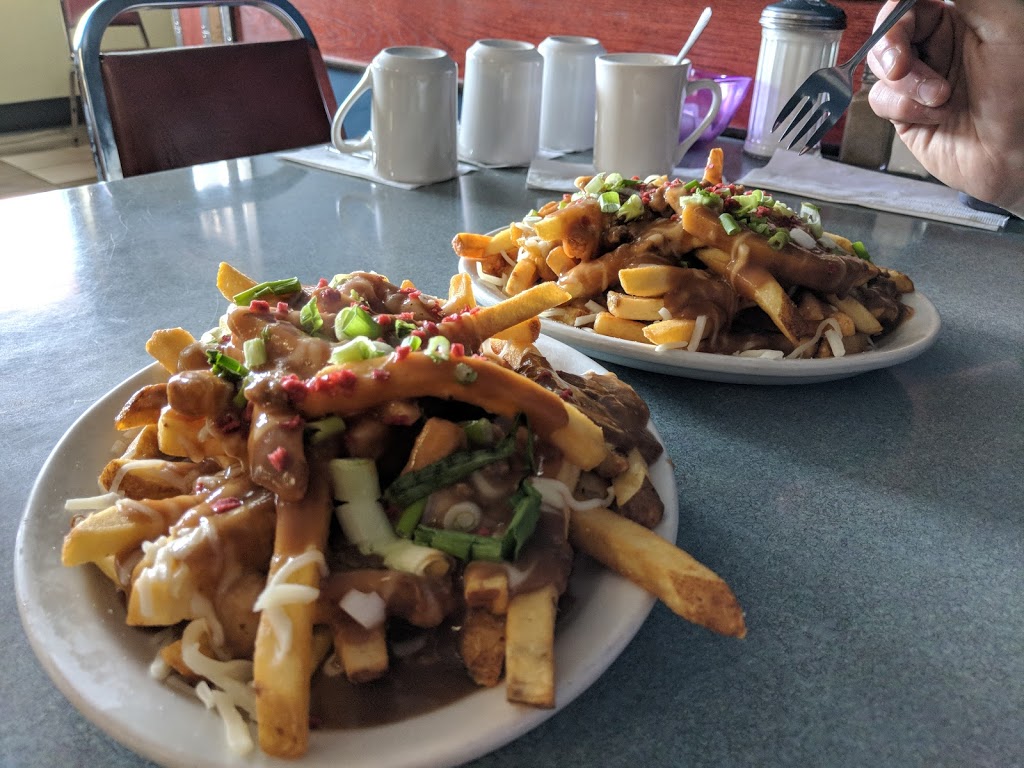 Thorsby Family Restaurant/ Jerry’s Sports Lounge | 4901 52nd St, Thorsby, AB T0C 2P0, Canada | Phone: (780) 789-2662