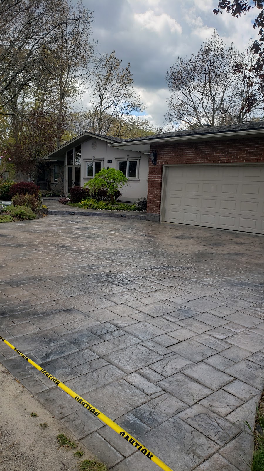 C.C.L. Wash & Seal Concrete Driveway Sealing | 55 Madonna Dr #14, Hamilton, ON L9B 0H2, Canada | Phone: (905) 536-9470