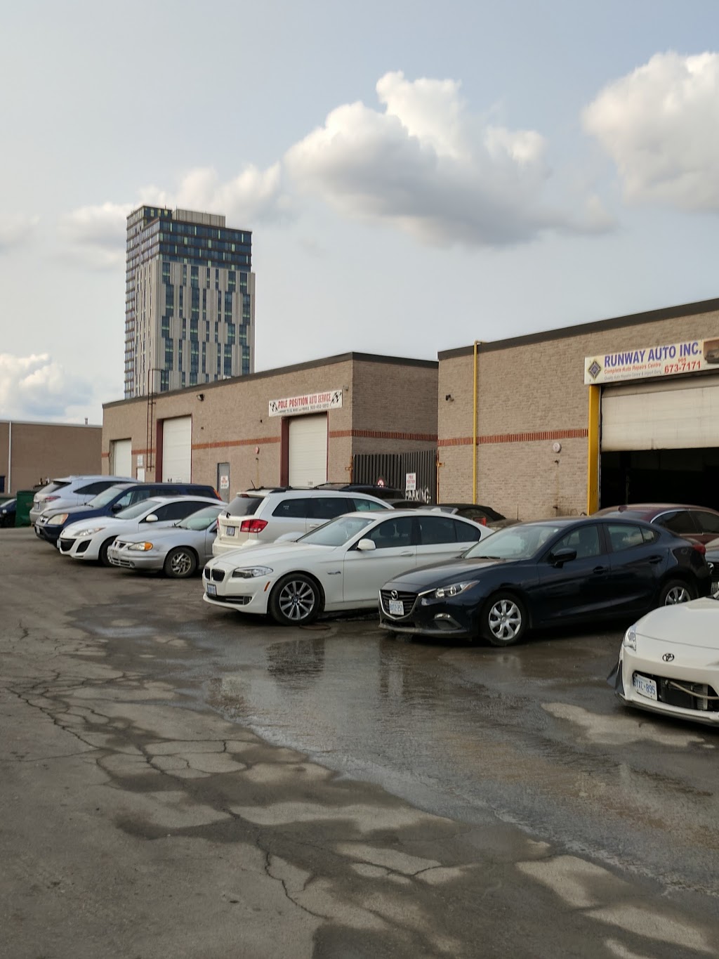 Runway Auto Collision & Repair Inc. | 99 West Dr, Brampton, ON L6T 2J6, Canada | Phone: (647) 888-9931