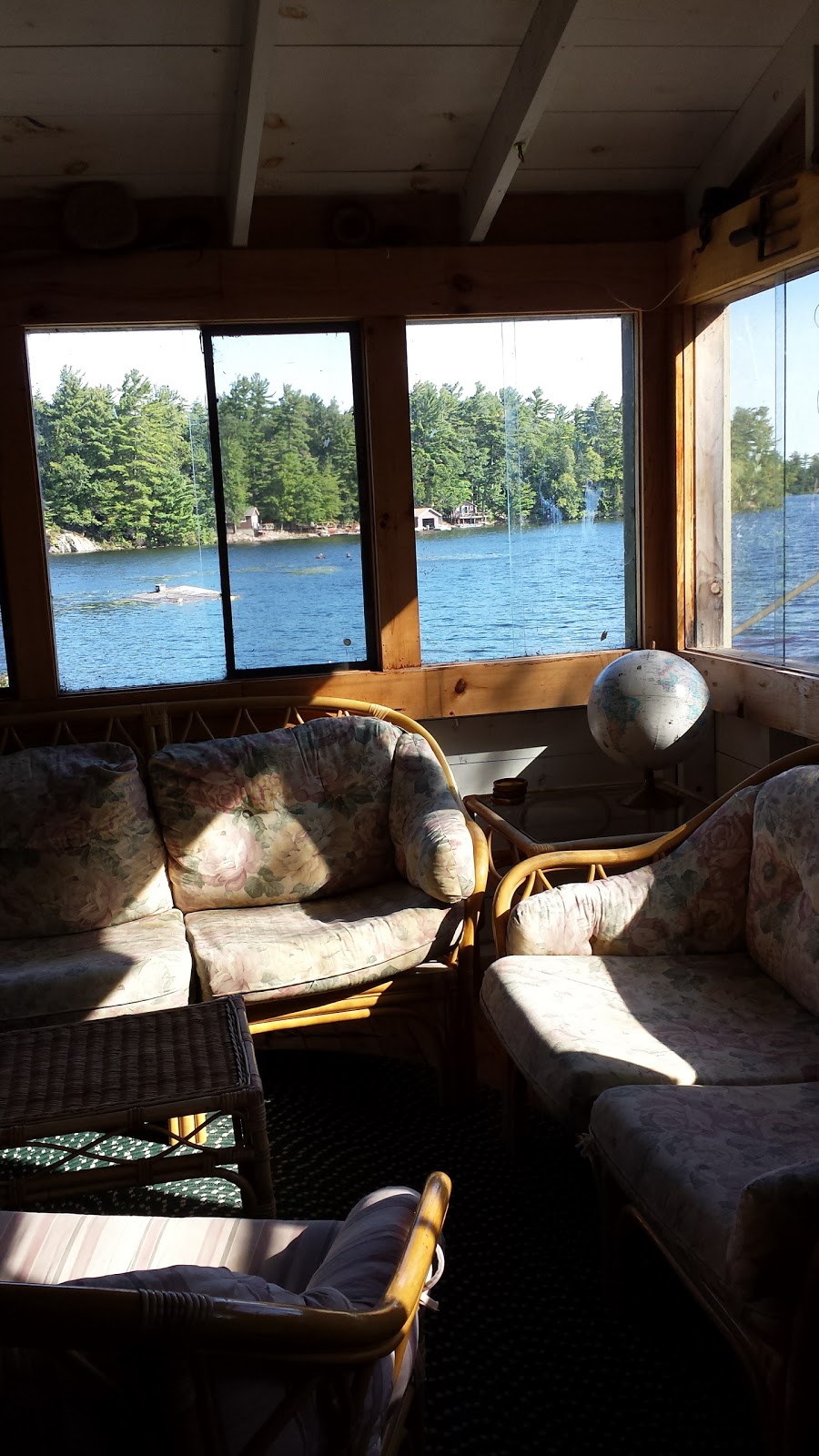 Islandview Cottages | 370 Carveths Marina Rd, Lakefield, ON K0L 2H0, Canada | Phone: (705) 652-0516