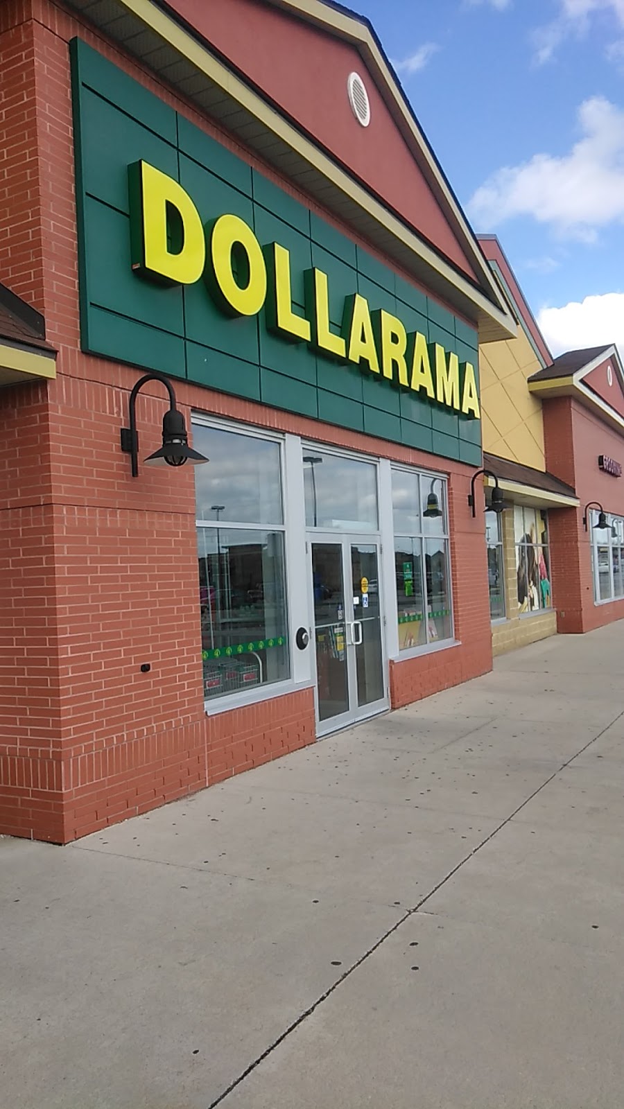 Dollarama | Riocan Center, 1095 Maple Ave, Milton, ON L9T 0A5, Canada | Phone: (905) 693-8988