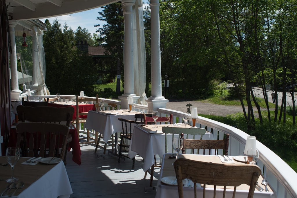 Auberge de la Tour du Lac | 173 Chemin du Tour du Lac, Sainte-Agathe-des-Monts, QC J8C 1B7, Canada | Phone: (800) 622-1735