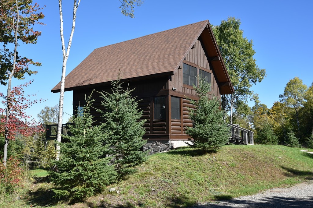 RCNT Chalets #201 | 98 De La, Chemin de la Fraternité, Lac-Supérieur, QC J0T 1P0, Canada | Phone: (844) 370-0257