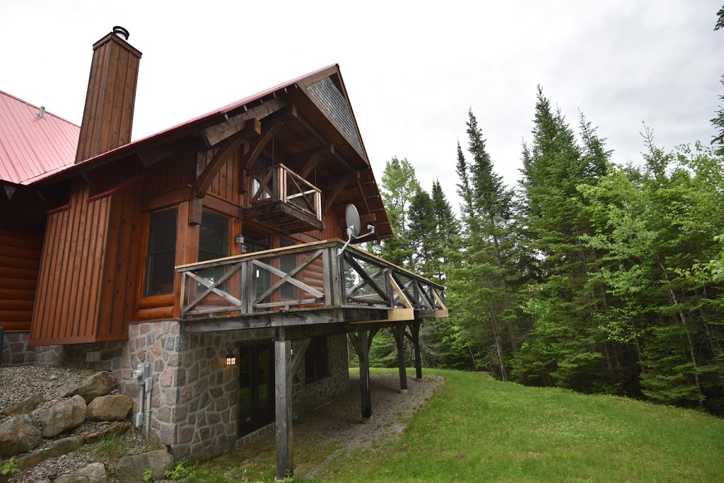 RCNT Chalet #35 | Des, Chemin des Buissons, Lac-Supérieur, QC J0T 1P0, Canada | Phone: (844) 370-0257