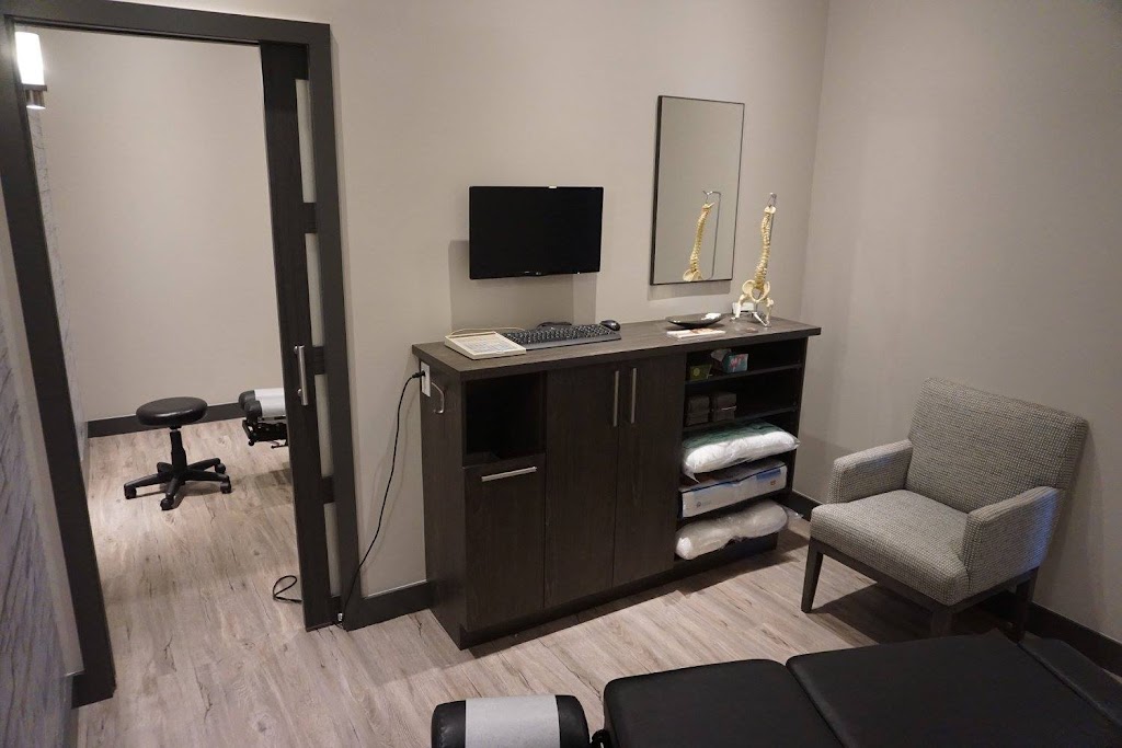 Chiro Ste-Rose - Chiropraticien Laval - Décompression Neurovertébrale | 550 Bd du Curé-Labelle Suite 21, Sainte-Rose, QC H7L 4V6, Canada | Phone: (450) 622-6525