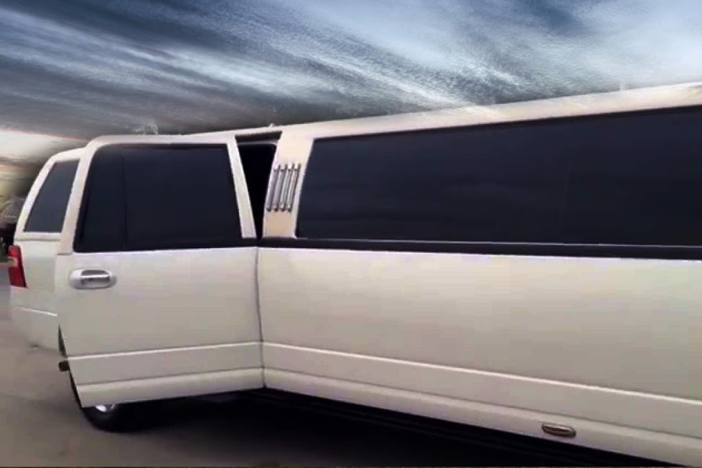 Prom Limo Toronto | 41 Sunburst Square #2, Scarborough, ON M1B 1R3, Canada | Phone: (647) 557-6790