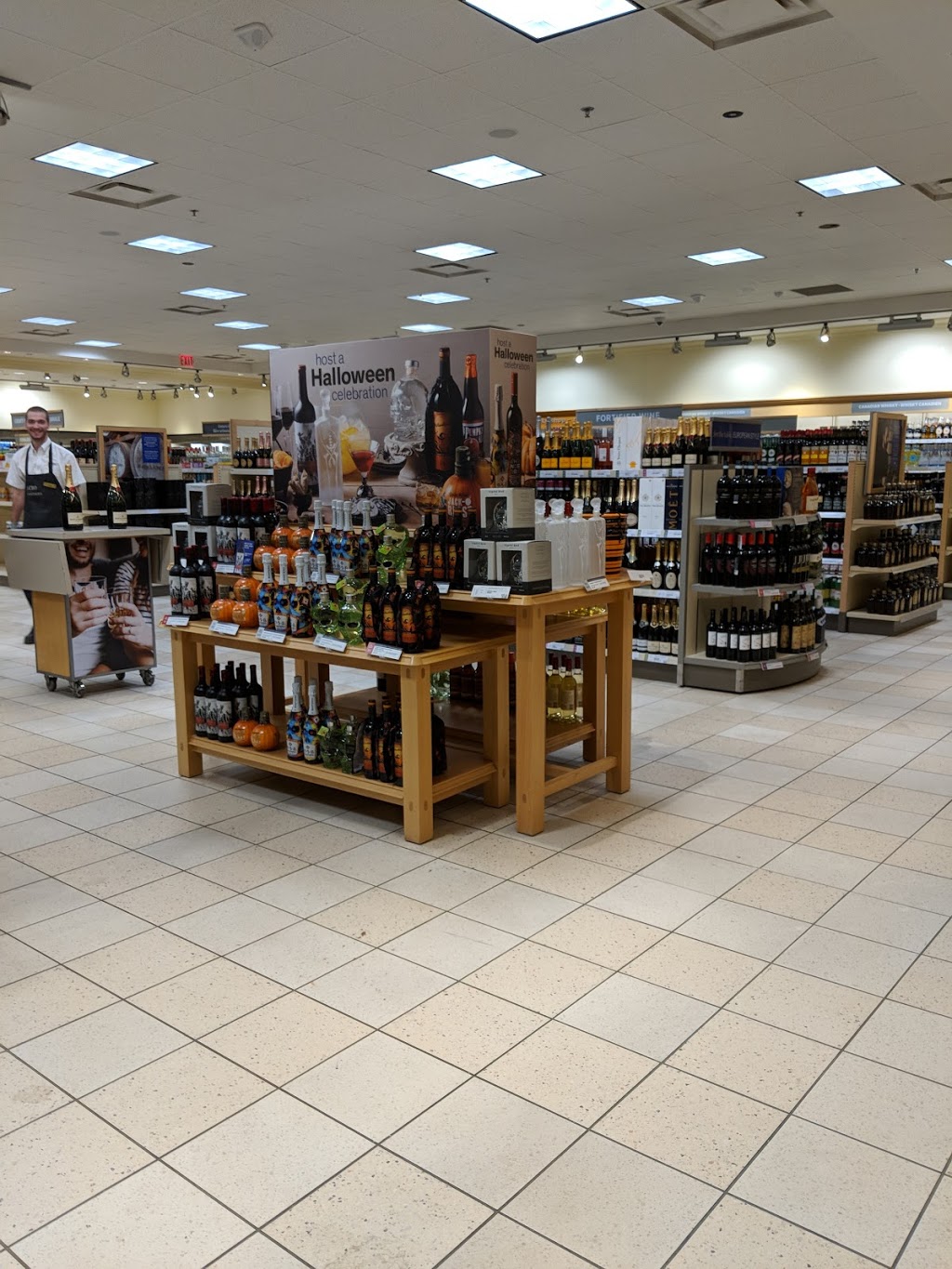 LCBO | 930 Southdown Rd, Mississauga, ON L5J 2Y4, Canada | Phone: (905) 822-2281