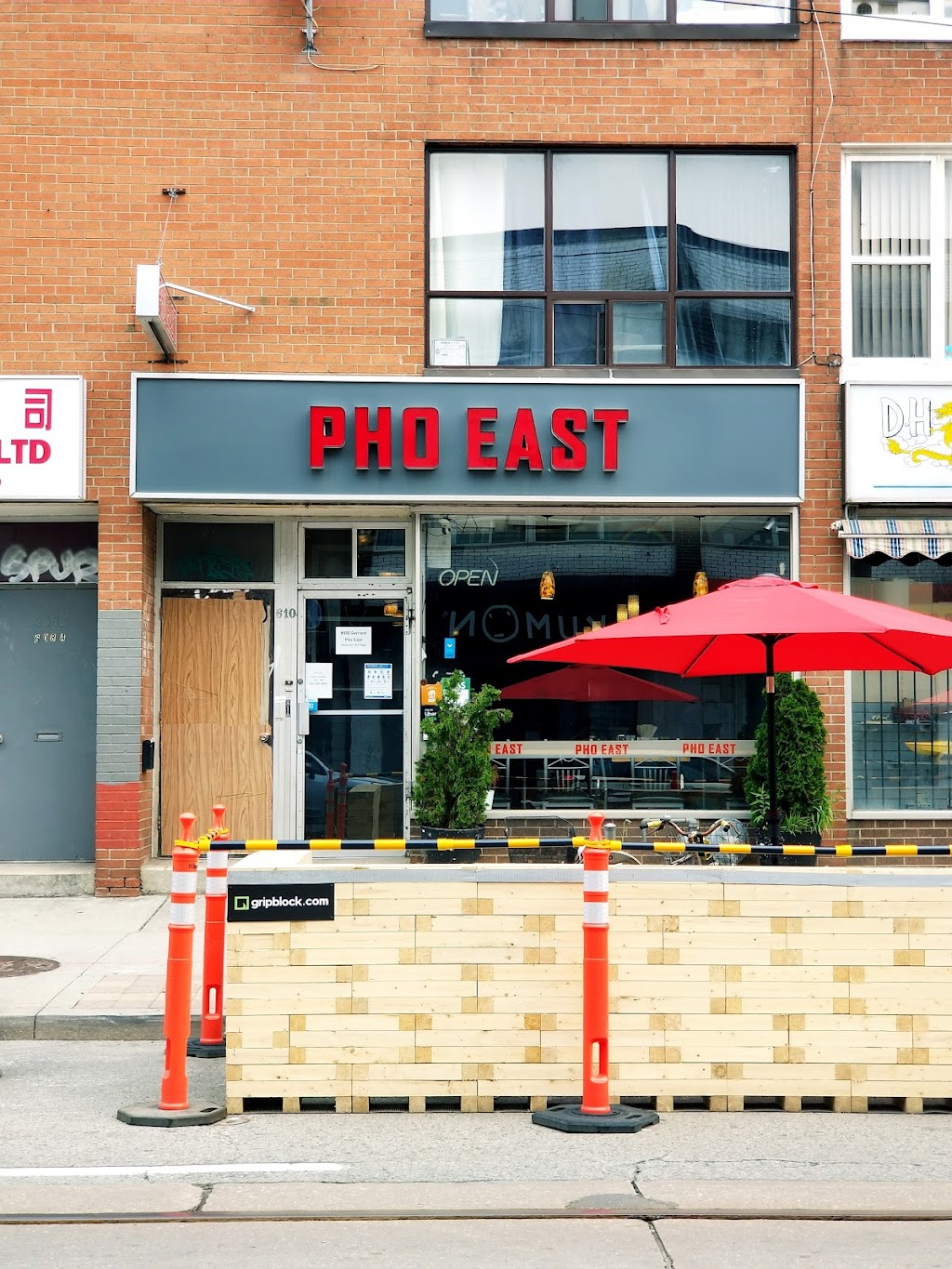 Pho East | 610 Gerrard St E, Toronto, ON M4M 1Y3, Canada | Phone: (647) 349-8868