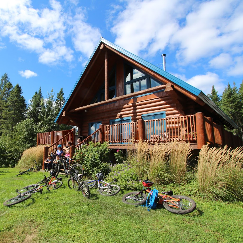 Au Chalet en Bois Rond | 325 Rang Saint Jacques, Sainte-Christine-dAuvergne, QC G0A 1A0, Canada | Phone: (418) 329-1233