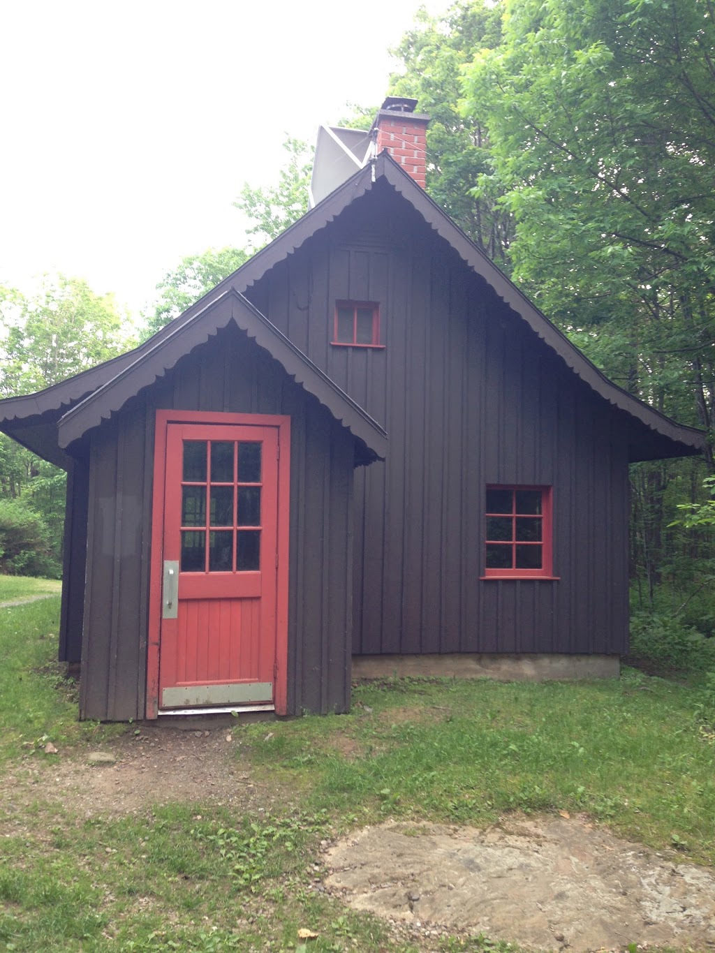 Huron Shelter | Trail 1, Chelsea, QC J9B 1H9, Canada | Phone: (819) 827-2020