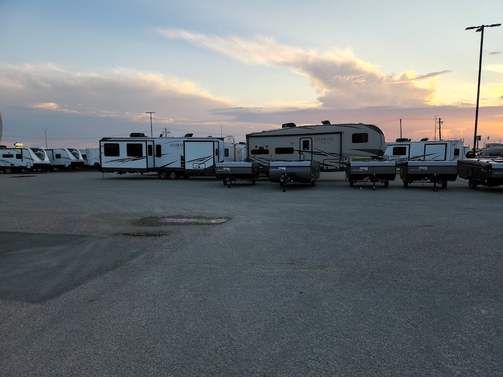 Steinbach Holiday RV & Marine | 143 MB-12, Steinbach, MB R5G 1T5, Canada | Phone: (204) 346-7100