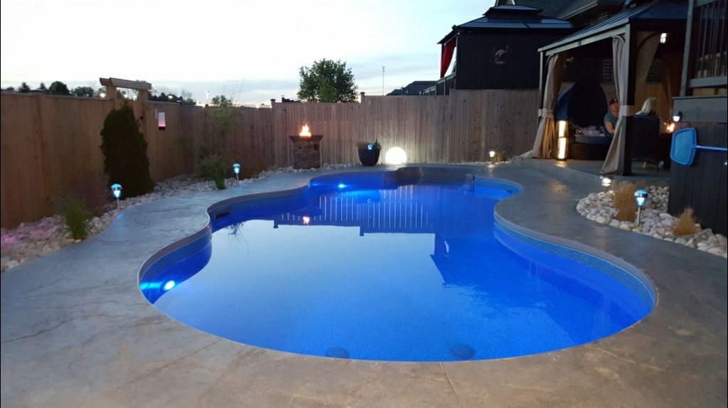 Custom Pool and Spa | 404 Erie St, Stratford, ON N5A 2N4, Canada | Phone: (519) 273-0976