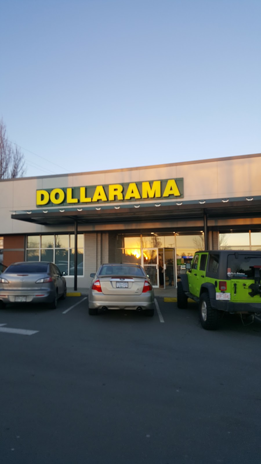 Dollarama | 2973 Tillicum Road, Shopping Centre, Gorge Rd W, Victoria, BC V9A 2A6, Canada | Phone: (250) 382-0607