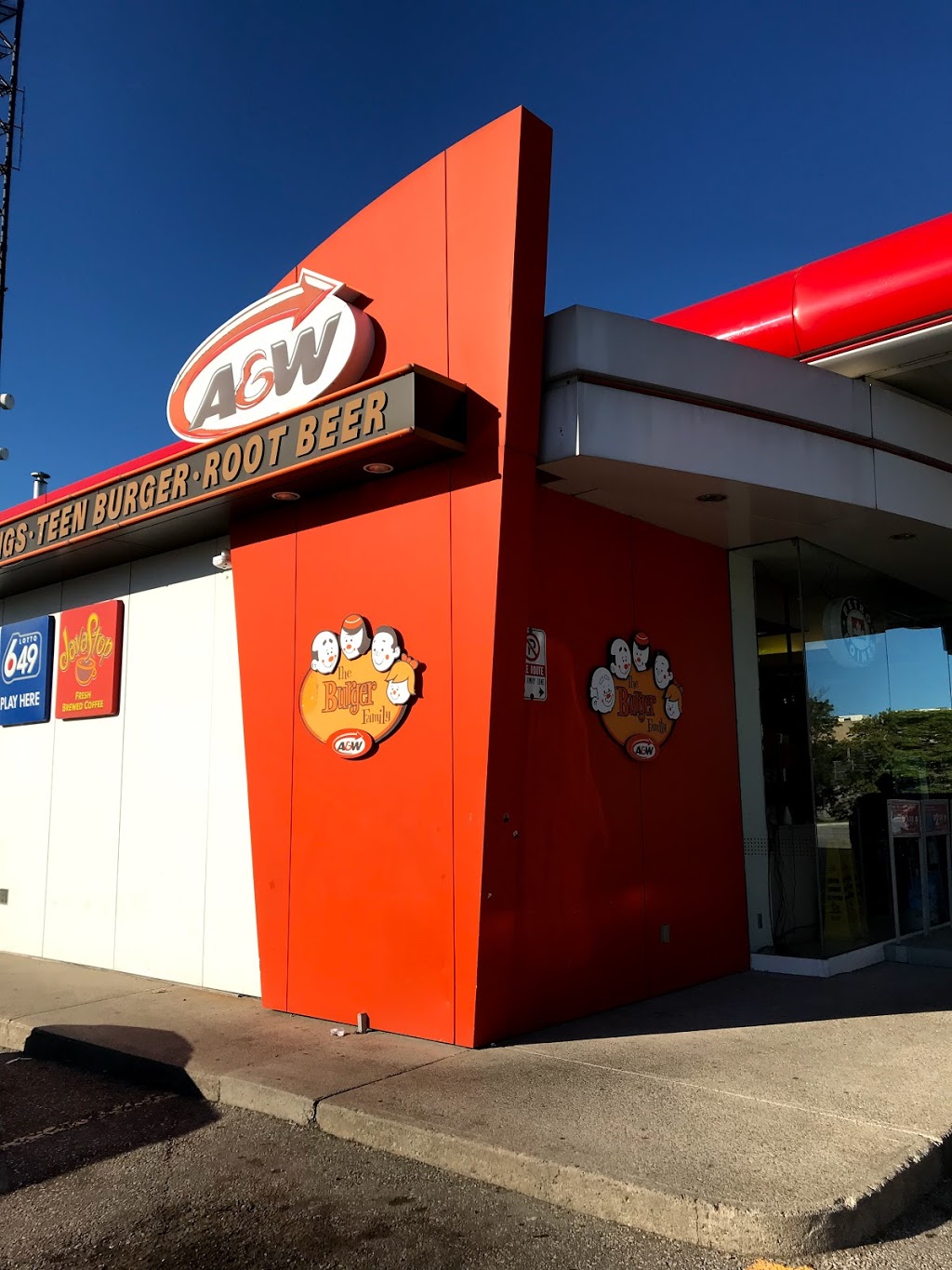 A&W Canada | 1896 Eglinton Ave E, Scarborough, ON M1L 2L9, Canada | Phone: (416) 751-8896