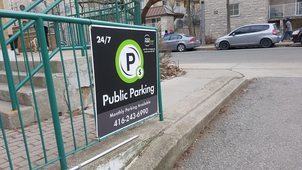 Public Parking | 33 Stadium Rd, Toronto, ON M5V 3P4, Canada