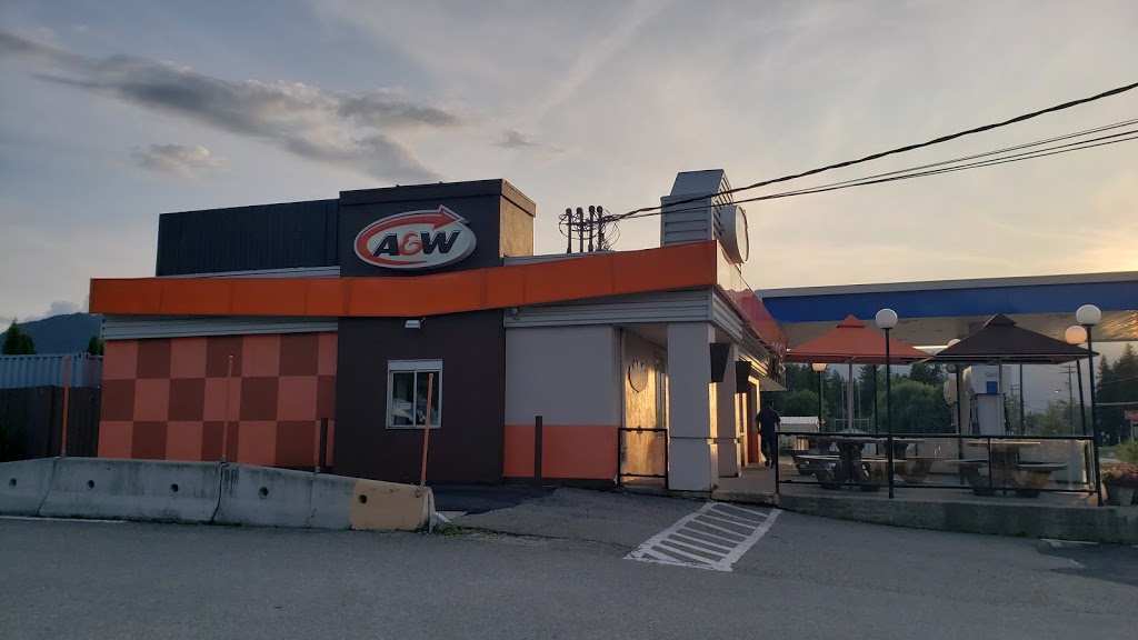 A&W Canada | 913 MacLean Macpherson Rd, Sicamous, BC V0E 2V0, Canada | Phone: (250) 836-2762