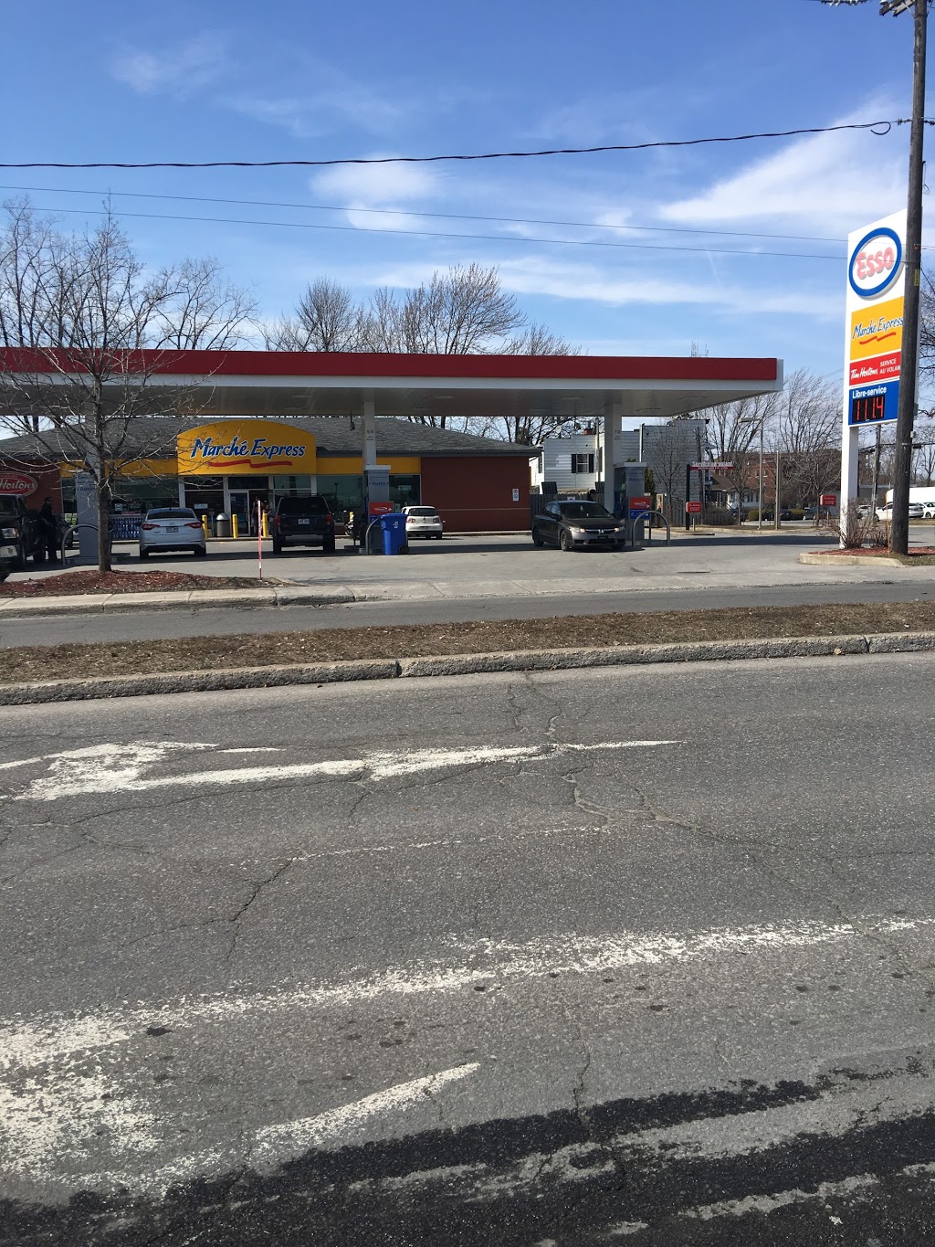 ESSO TURGEON STE-THE | 166 Rue Turgeon, Sainte-Thérèse, QC J7E 3J3, Canada | Phone: (450) 433-7544