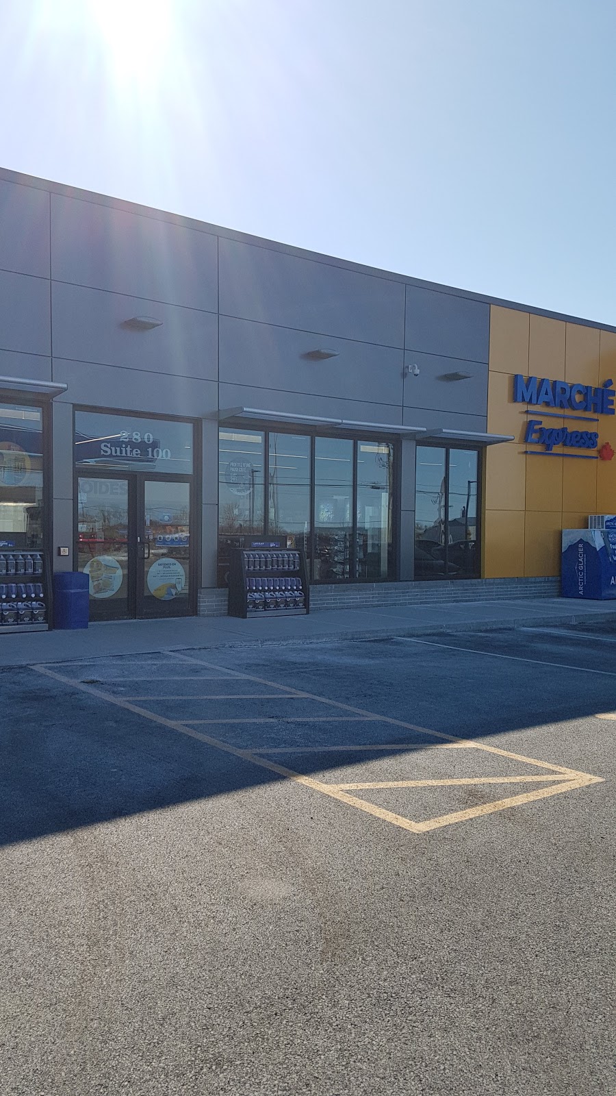 Ultramar | 290 Bd Monseigneur-Langlois, Salaberry-de-Valleyfield, QC J6S 0A6, Canada | Phone: (450) 373-8494