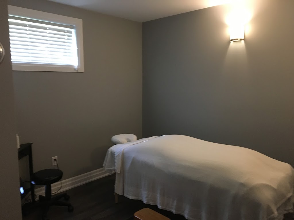 Kneading Massage | 83 Copeland Creek Dr, Tiny, ON L9M 0M2, Canada | Phone: (705) 549-6427