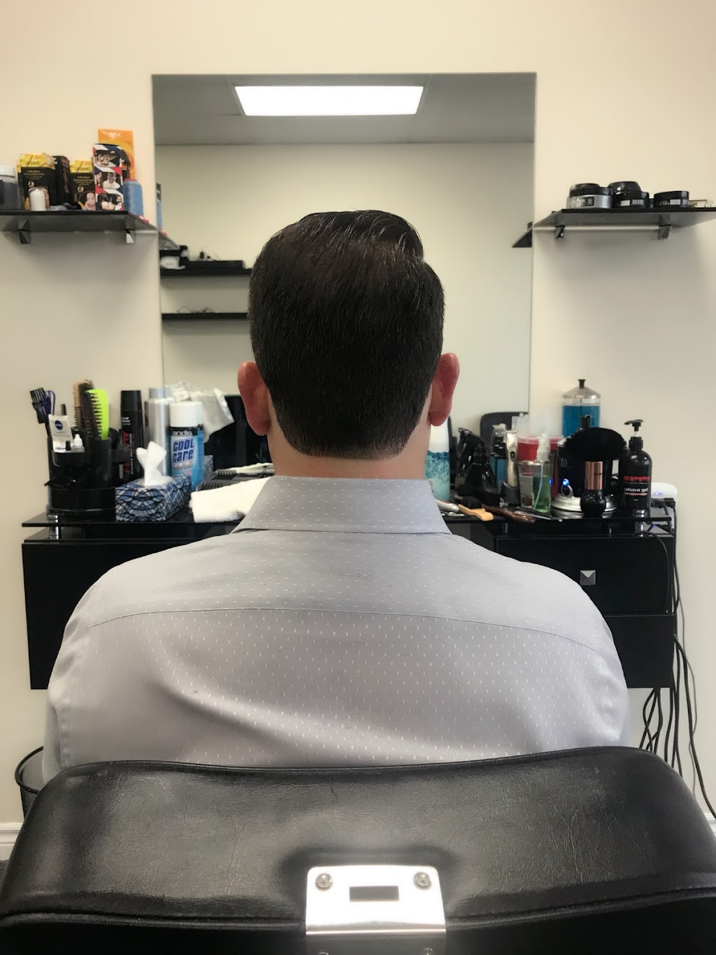 N&R BarberShop | 575 River Glen Blvd #5, Oakville, ON L6H 6X6, Canada | Phone: (289) 259-3799