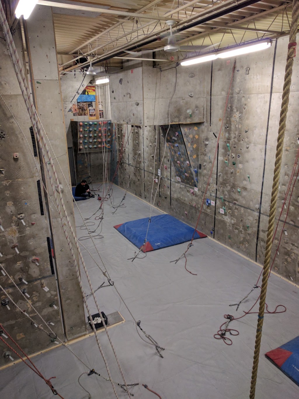 Peaks Indoor Rock Climbing | 630 Welland Ave, St. Catharines, ON L2M 5V6, Canada | Phone: (905) 988-5651