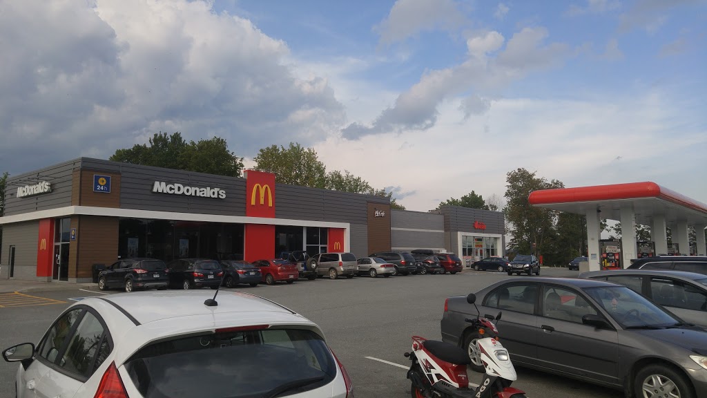 Petro Canada & Mcdonalds | 320 Rue Angus S, East Angus, QC J0B 1R0, Canada