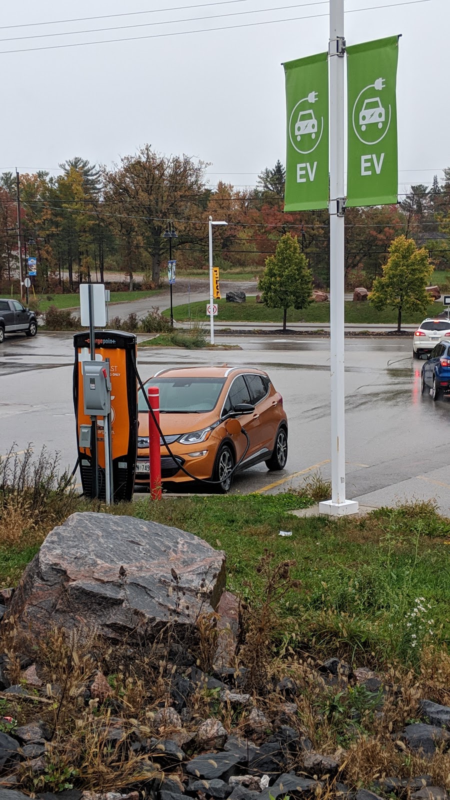 ChargePoint Charging Station | 35 Lone Pine Rd, Coldwater, ON L0K 1E0, Canada | Phone: (888) 758-4389