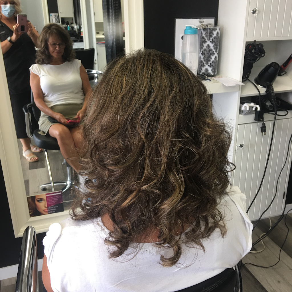 Helen Curzi Coiffeuse Indépendant | 2 Boulevard Saint-Jean-Baptiste #755, Mercier, QC J6R 1G1, Canada | Phone: (514) 949-7876