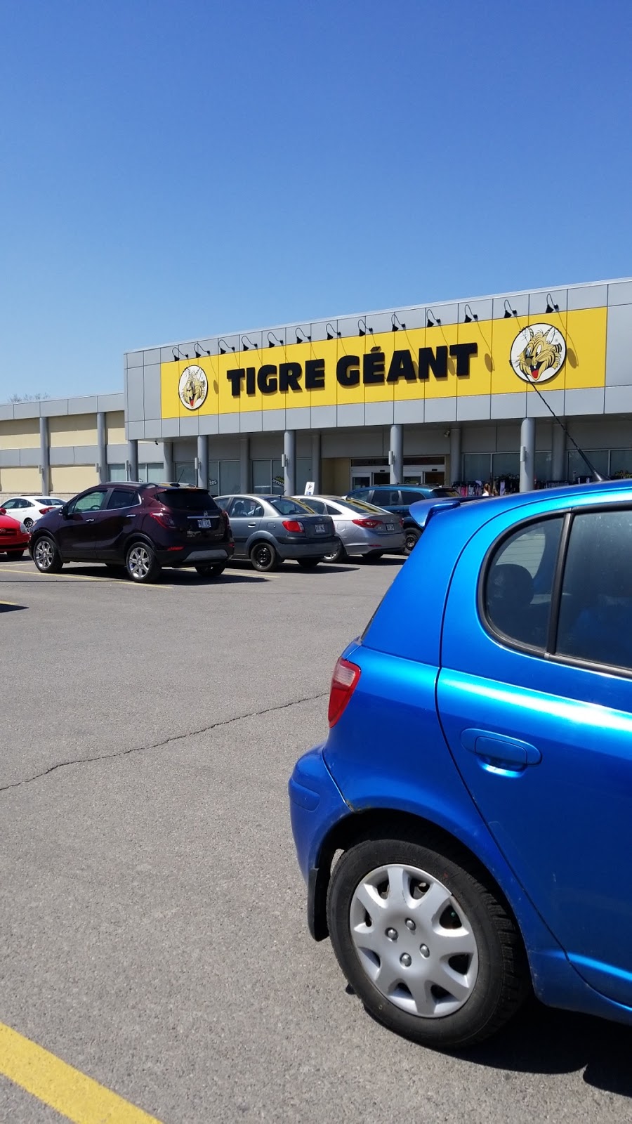 Tigre Géant | 416 Montée Masson, Mascouche, QC J7K 2L5, Canada | Phone: (450) 966-0964