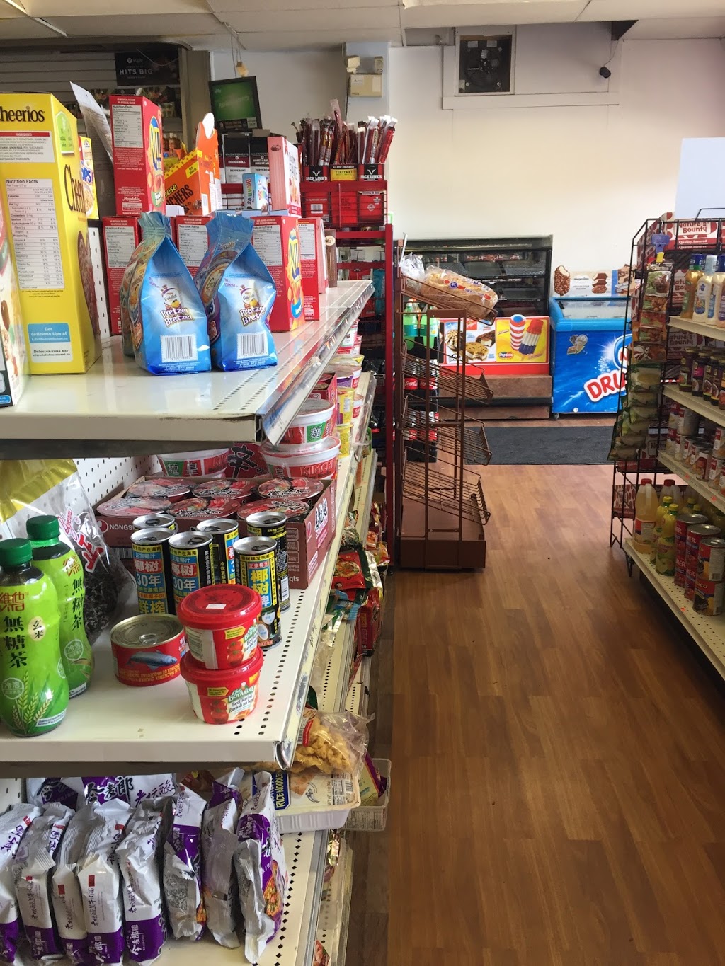 Royal Convenience Store | 4900 Dewdney Ave, Regina, SK S4T 1B8, Canada | Phone: (306) 585-8888