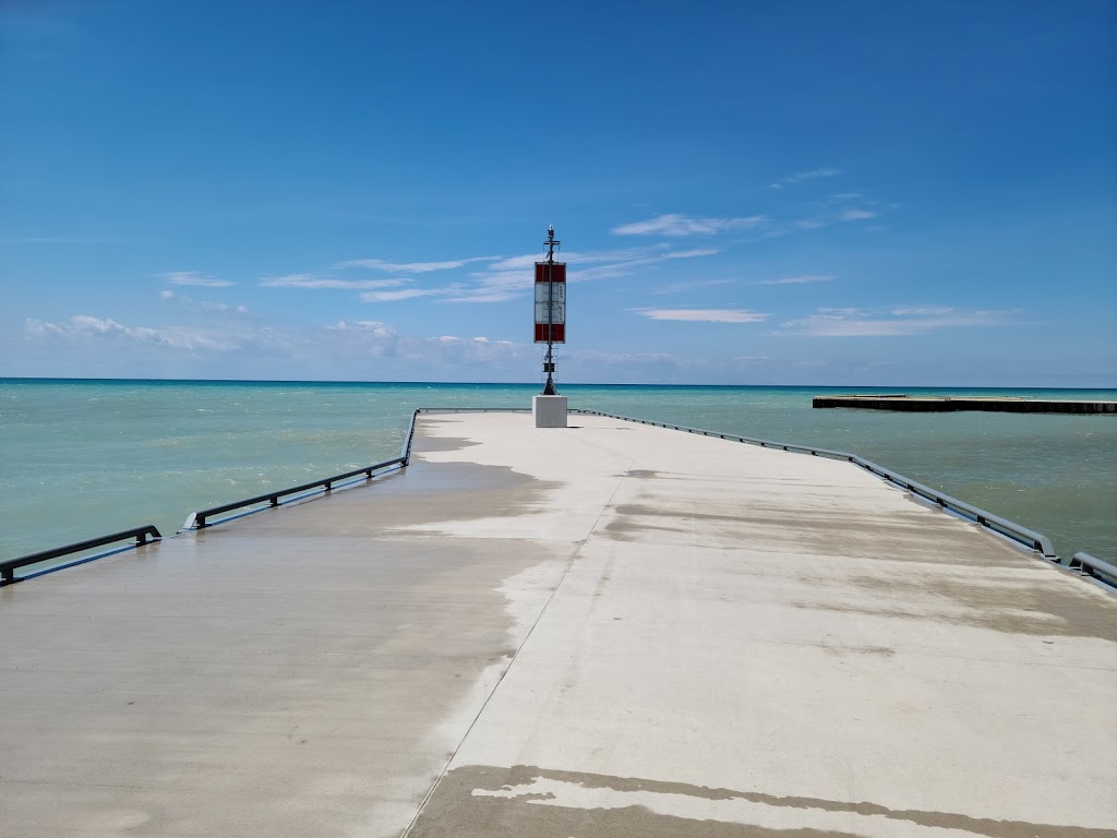 Bayfield Pier Beach | Bayfield Pier Beach, 48 Long Hill Rd, Bayfield, ON N0M 1G0, Canada | Phone: (877) 236-4351