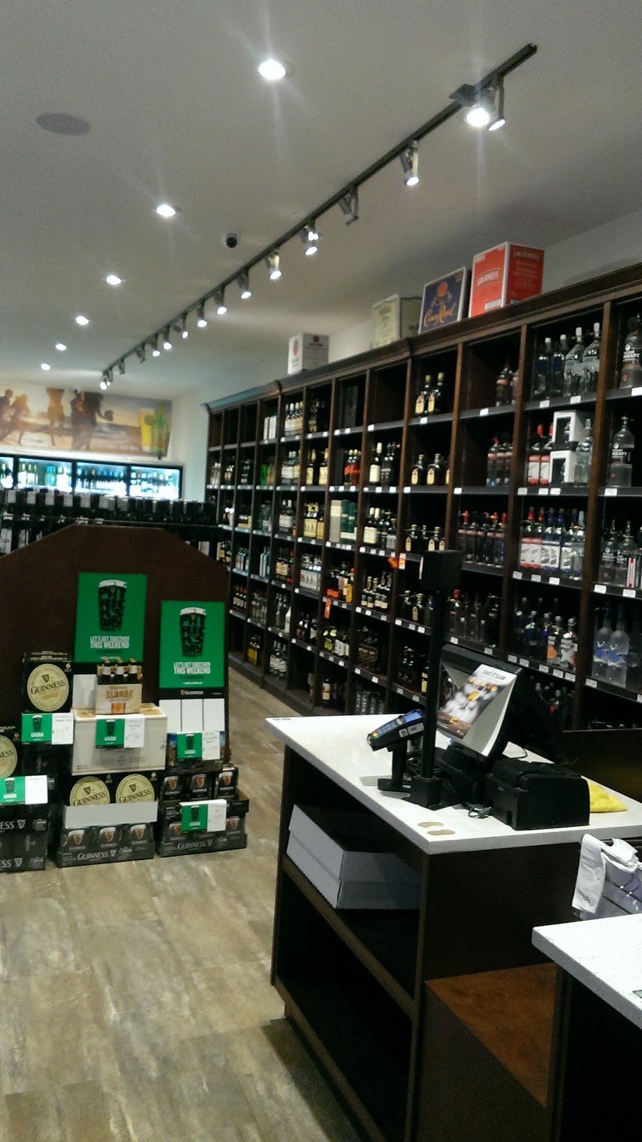 bds liquor mart | 13975 16 Ave, Surrey, BC V4A 1P8, Canada | Phone: (604) 538-6286