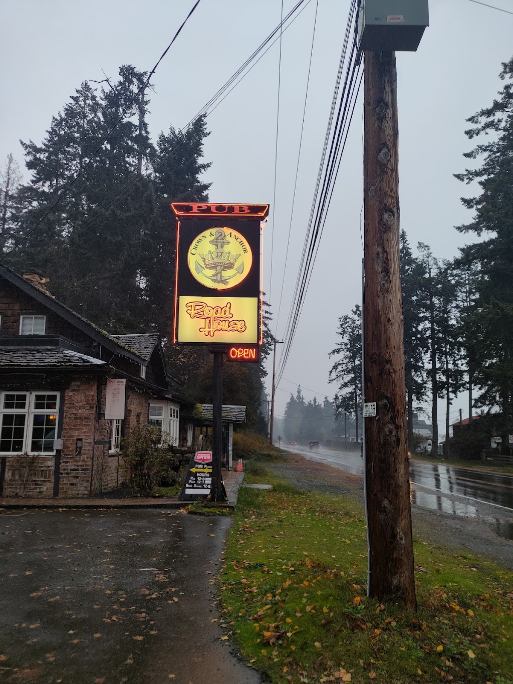 The Crown & Anchor Pub | 6120 Island Hwy W, Qualicum Beach, BC V9K 2H1, Canada | Phone: (250) 757-9444